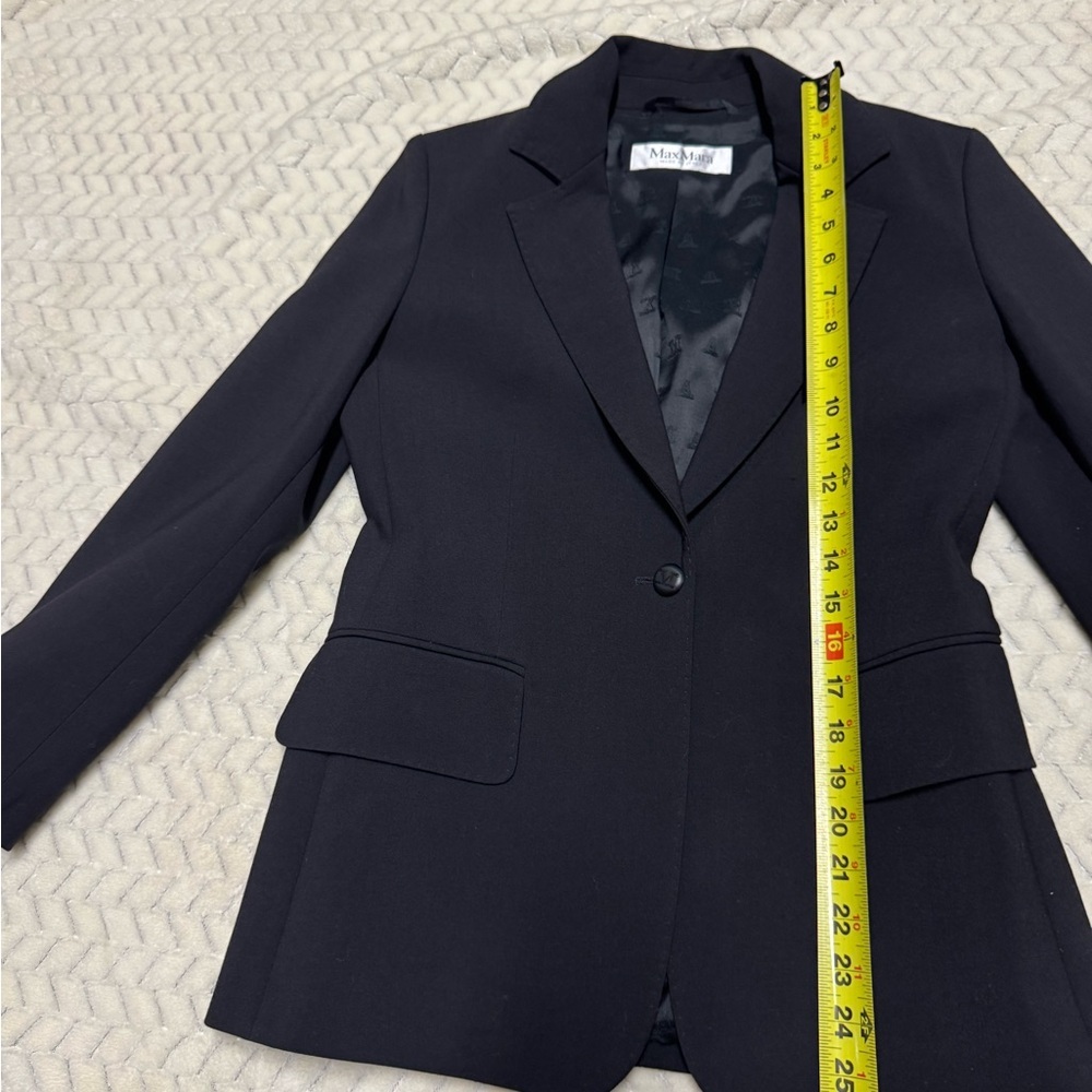 MaxMara Black Single-Button Wool Blazer - Picture 3 of 16